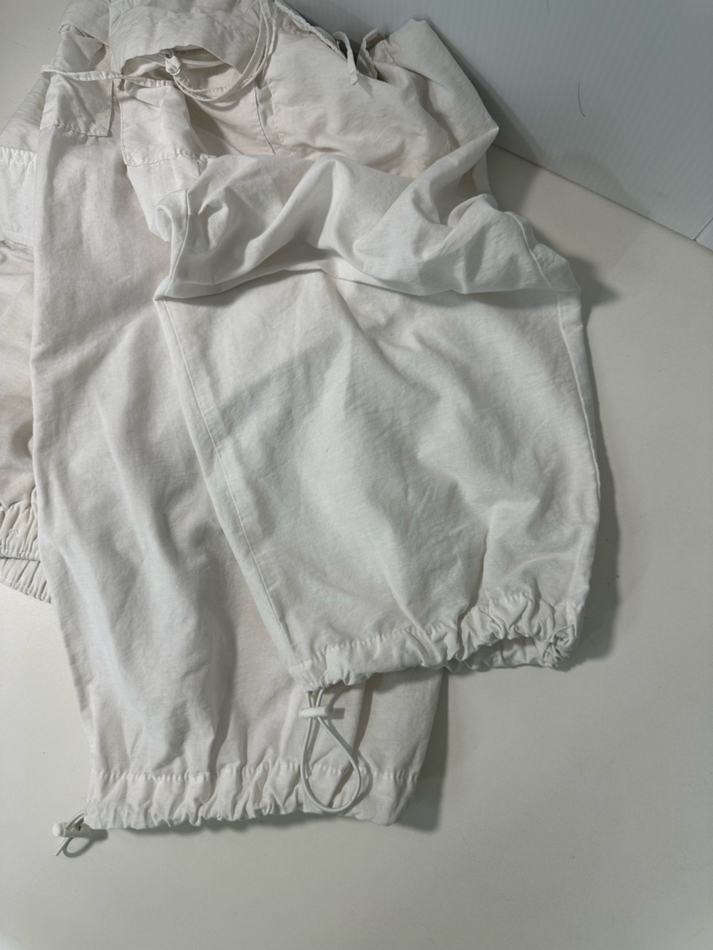 Aeropostale Parachute White Multi-Pocket Cargo Pants - Picture 6 of 15